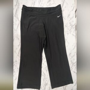 Nike Dri-Fit Size XL Wide Leg Black Capri Workout Leggings